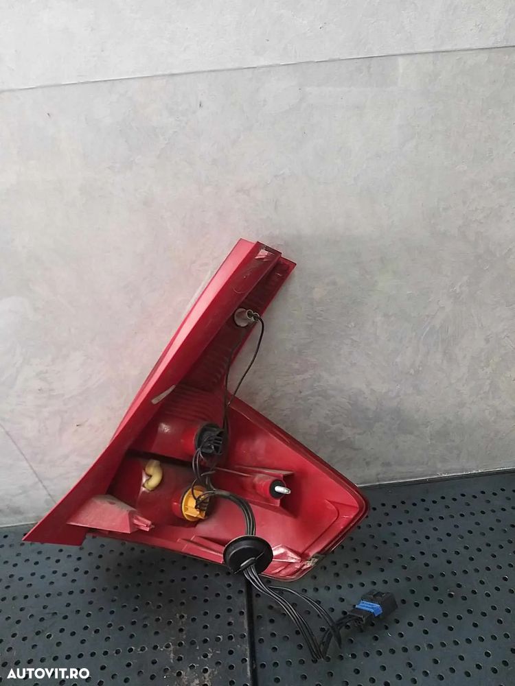 Stop tripla lampa stanga citroen c4 1 lc 965586408001 - 2