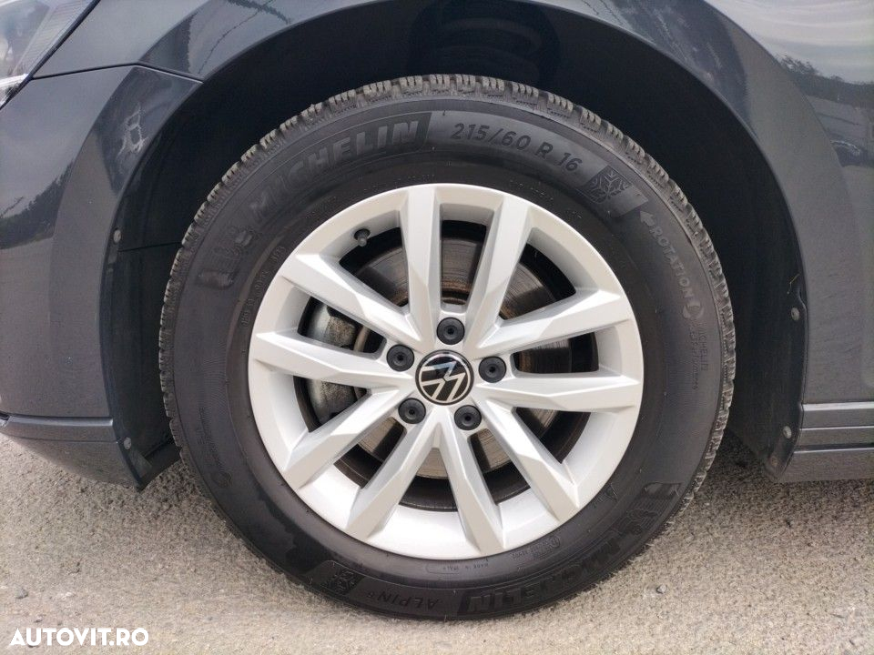 Volkswagen Passat - 22