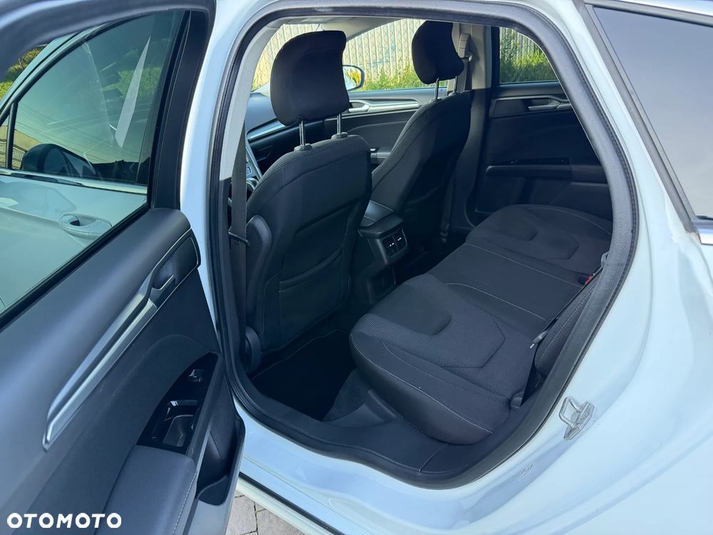 Ford Mondeo 2.0 TDCi Titanium PowerShift - 11