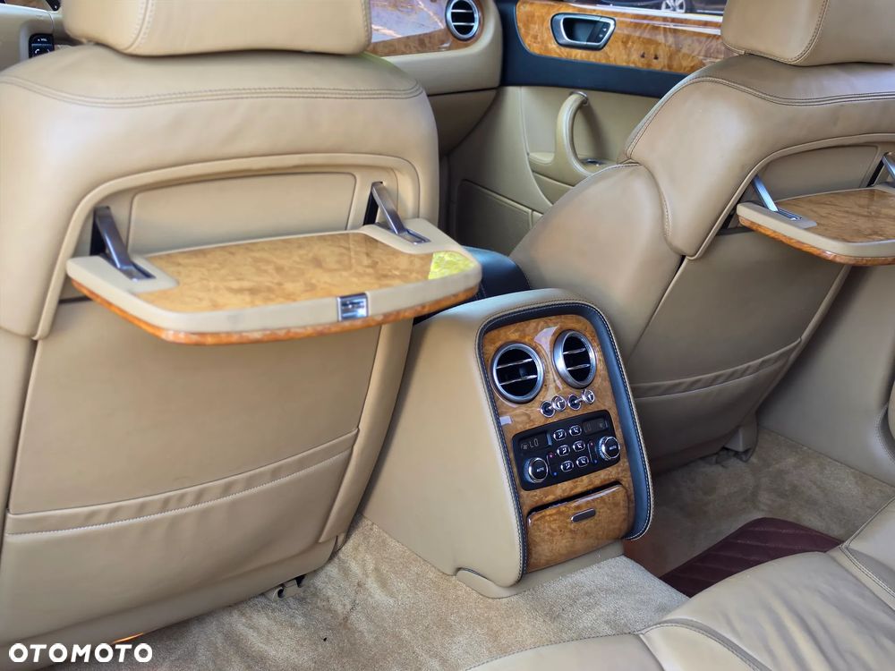 Bentley Flying Spur - 36