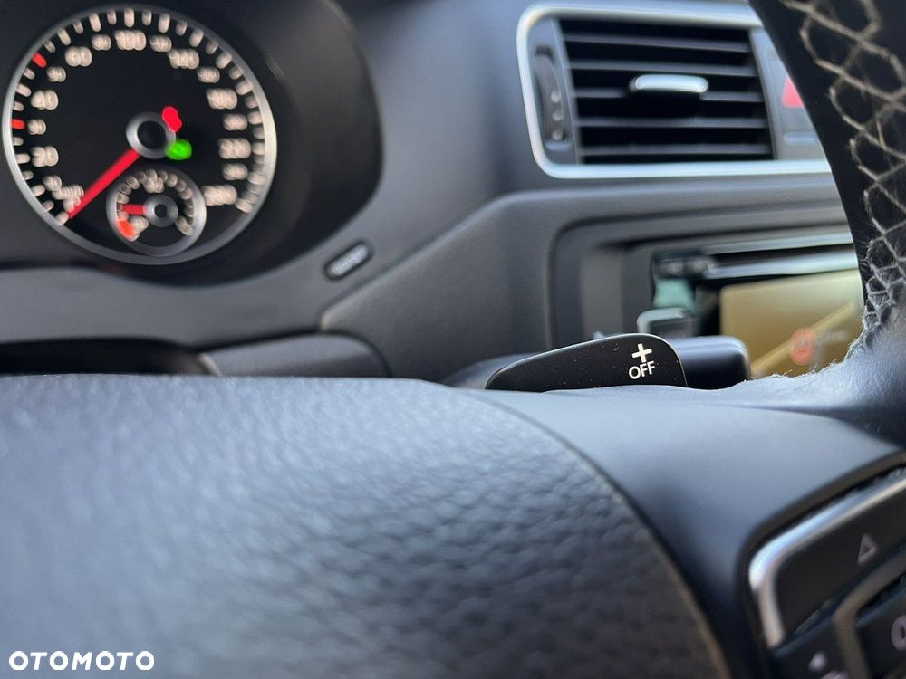 Volkswagen Jetta - 29