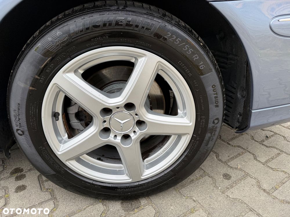Mercedes-Benz Klasa E 320 CDI 4-Matic Avantgarde - 21
