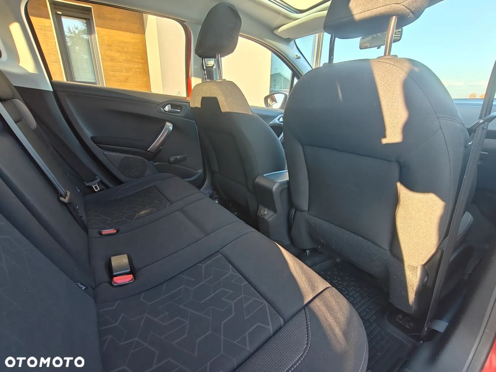 Peugeot 2008 1.2 Pure Tech Active - 8