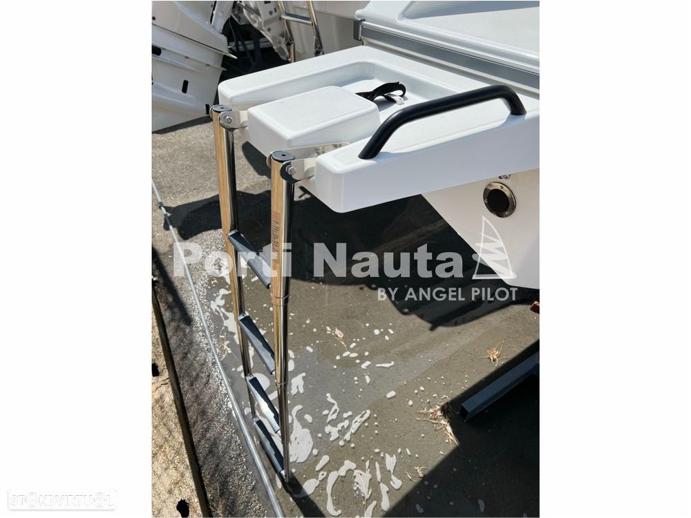 Beneteau Flyer 7 Sundeck - 20