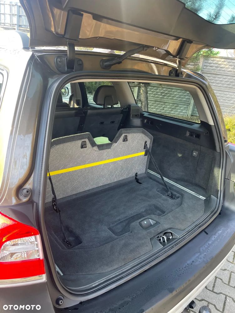 Volvo XC 70 D5 AWD Summum - 11