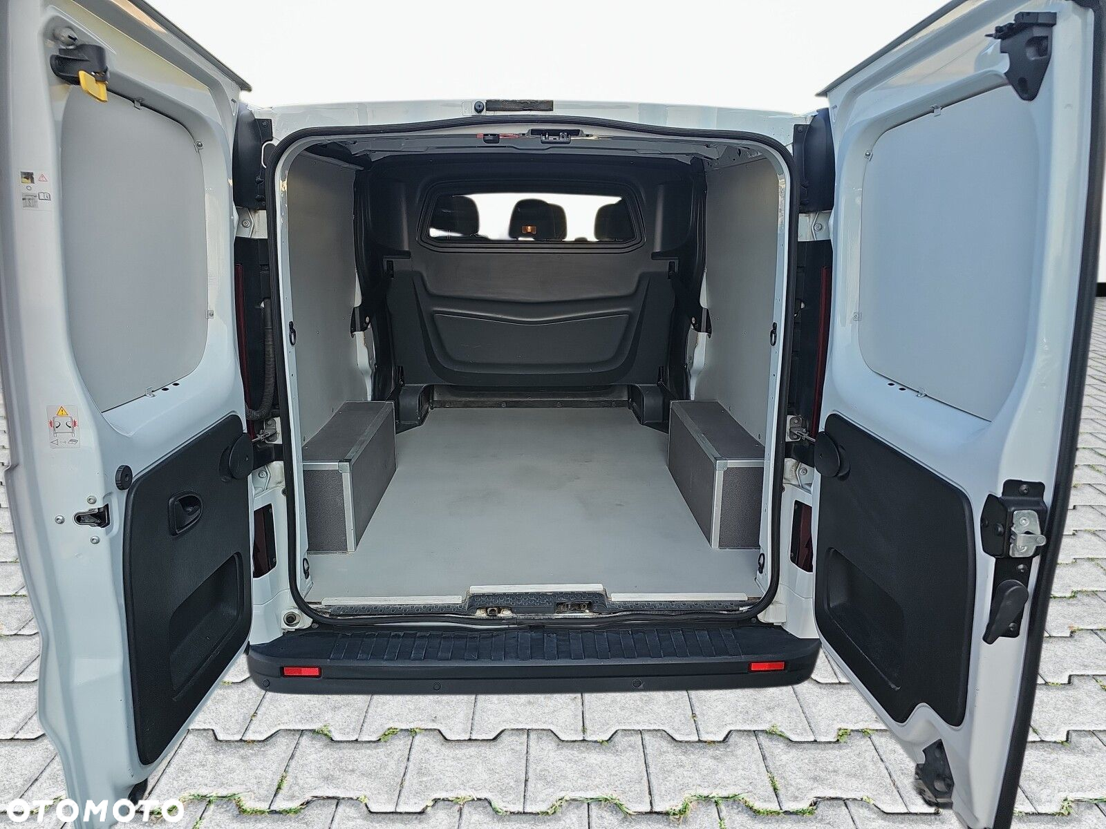 Opel Vivaro - 10