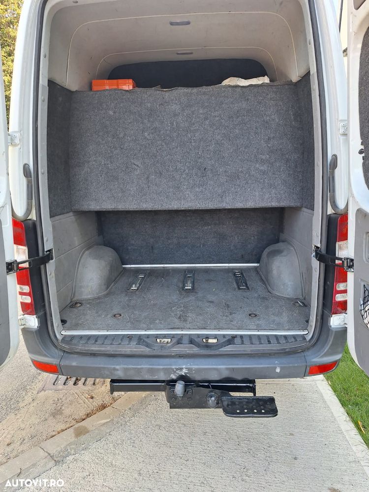Mercedes-Benz Sprinter - 2