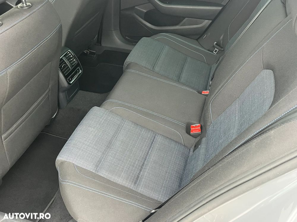 Volkswagen Passat GTE - 28