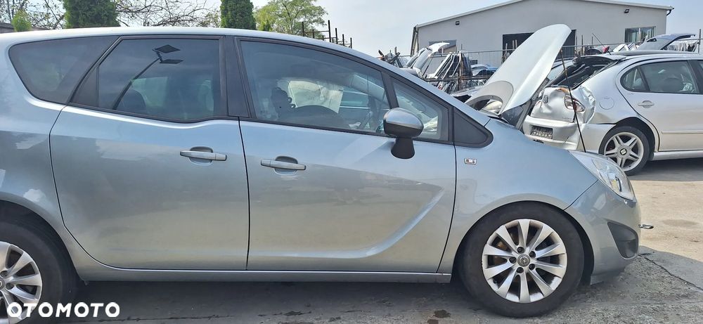 Opel Meriva B Drzwi Przód Przednie Prawe Kod Lakieru Z179 - 1