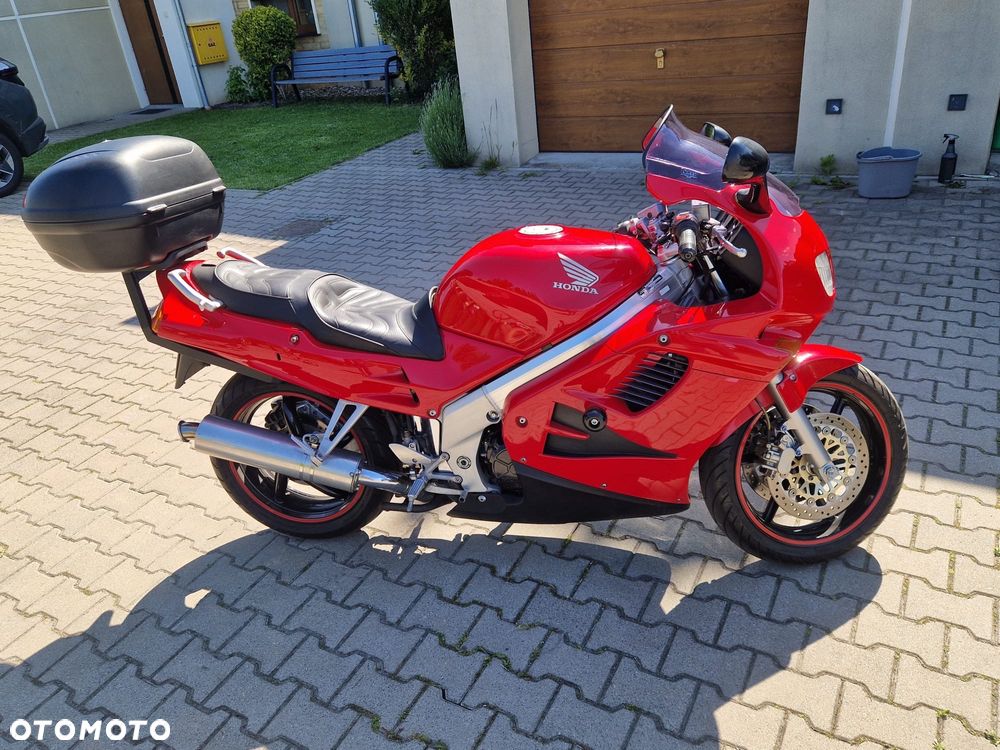 Honda VFR - 4