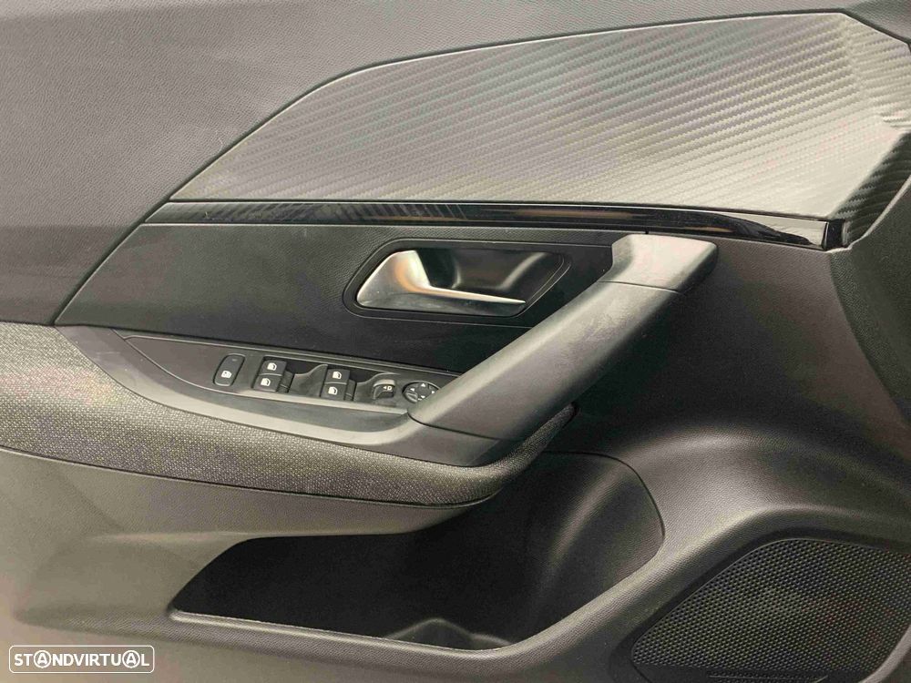 Peugeot 2008 1.2 PureTech Style - 13