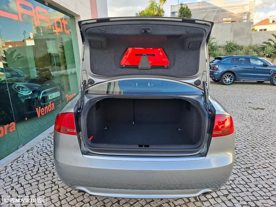 Audi A4 2.0 TDI S-line - 42
