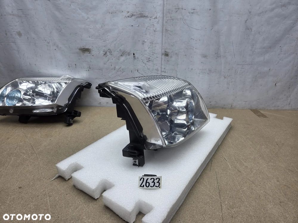 Nissan X-trail 01-05 20A633 lampa prawy prawa przód przednia - 2