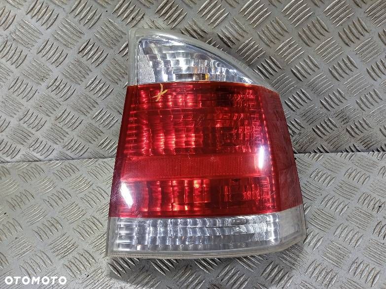 LAMPA PRAWA TYLNA OPEL VECTRA C - 1