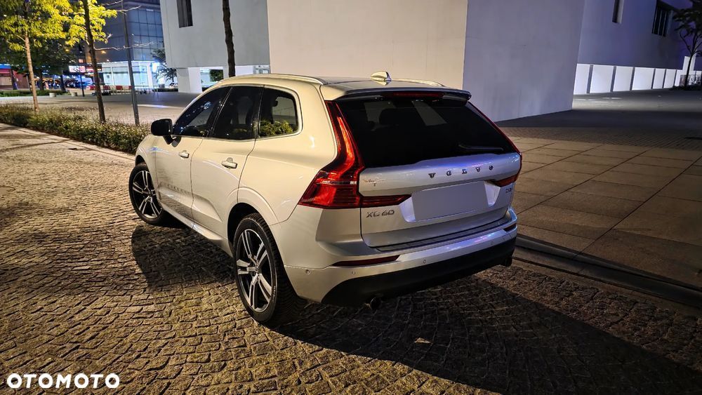 Volvo XC 60 T5 AWD Momentum Pro - 29