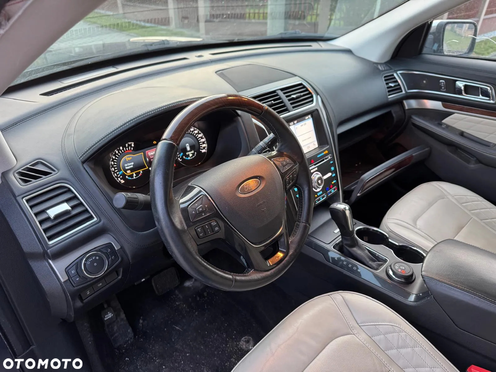 Ford Explorer EcoBoost Plug-in Hybrid ST-LINE - 22
