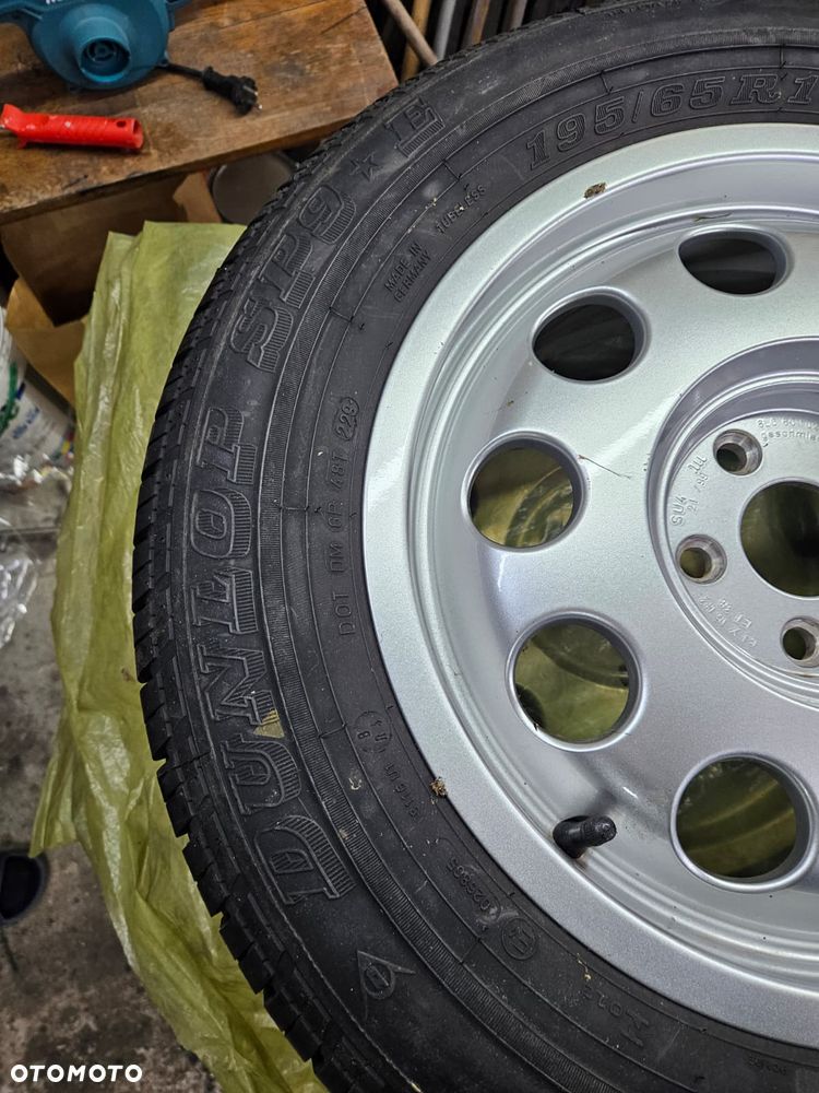 Komplet kół aluminiowych z oponami zimowymi Audi A3 8L 195/65 R15 - 3