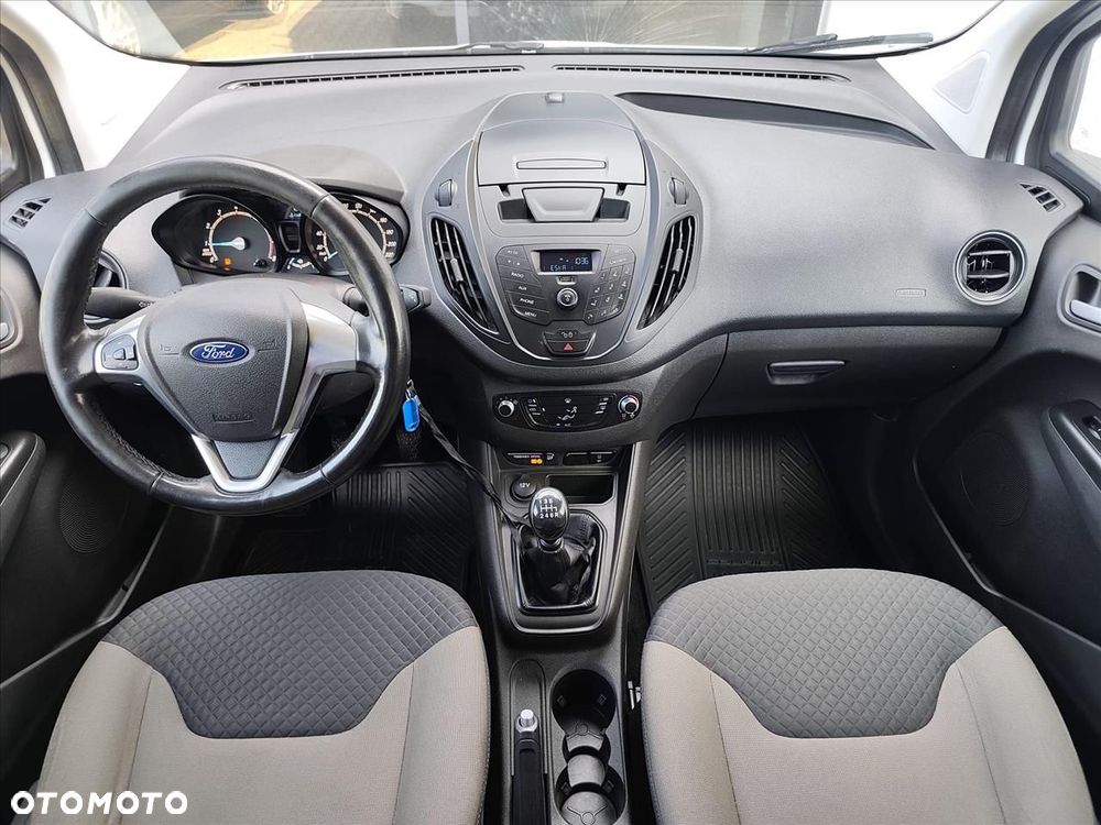 Ford transit-courier - 17