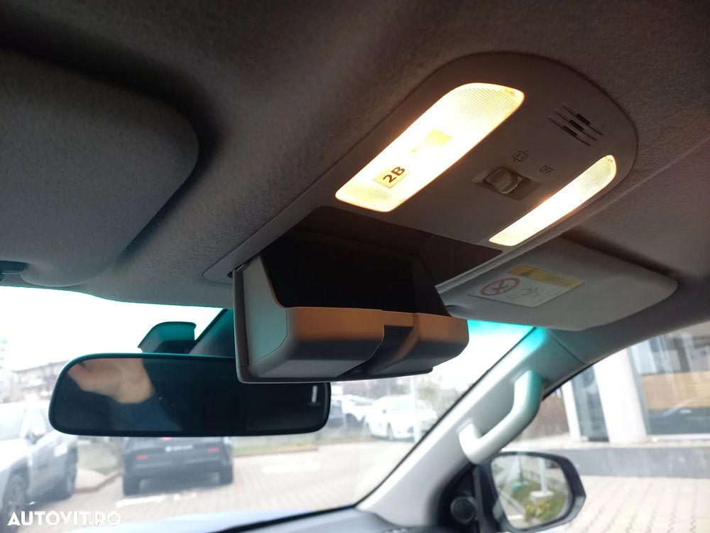 Toyota Hilux 4x4 Double Cab A/T Invincible - 25