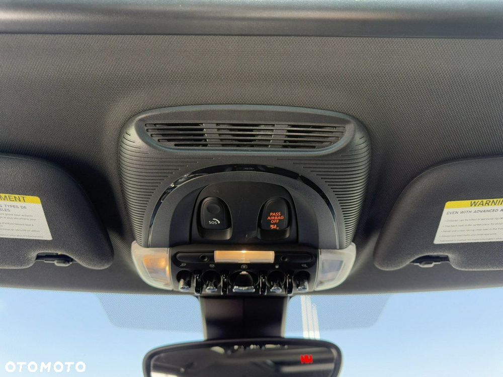 MINI John Cooper Works - 25