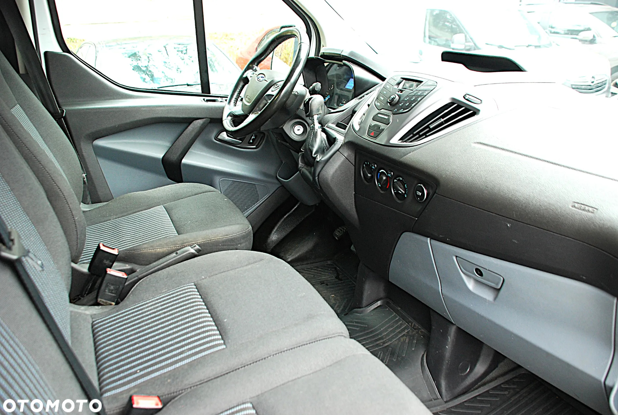 Ford TRANSIT CUSTOM - 2