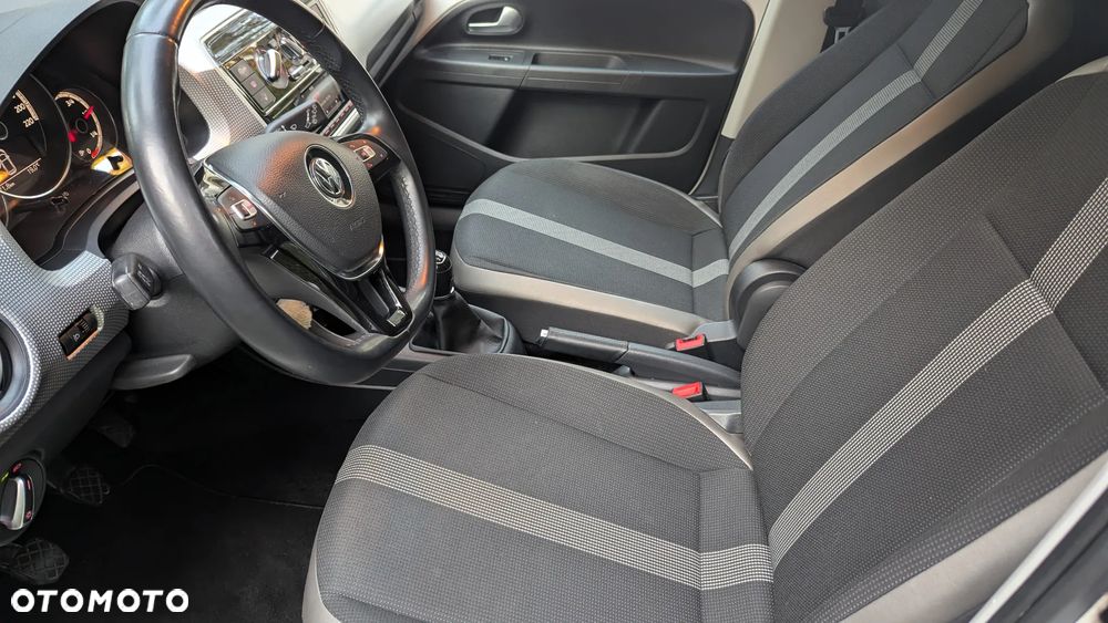 Volkswagen up! 1.0 high - 7