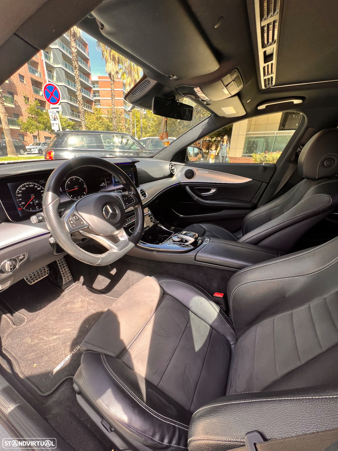 Mercedes-Benz E 220 d AMG - 17