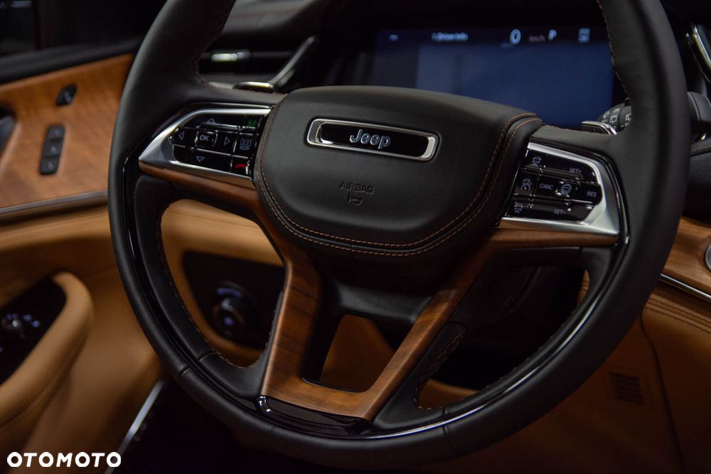 Jeep Grand Cherokee - 4