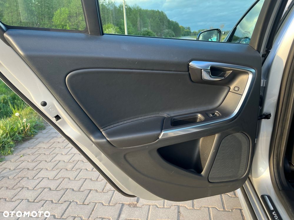 Volvo V60 Cross Country D3 Geartronic Summum - 15