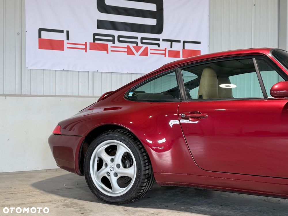 Porsche 911 Carrera - 2