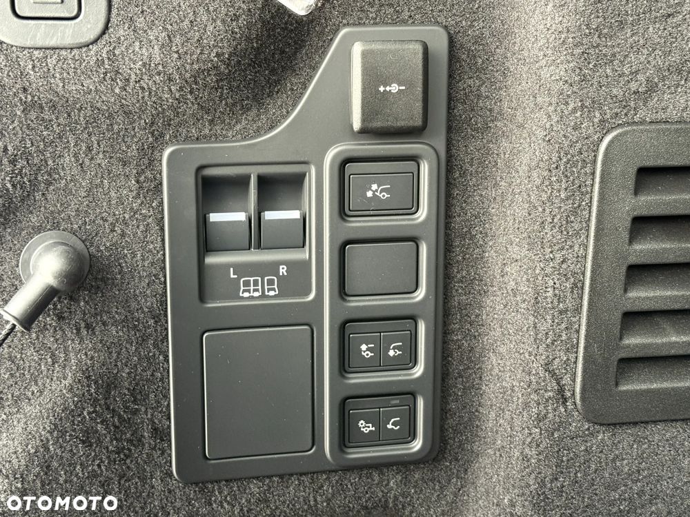 Land Rover Discovery D350 Gemini - 16