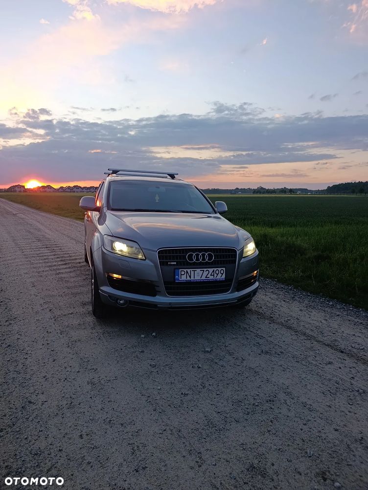 Audi Q7 - 1