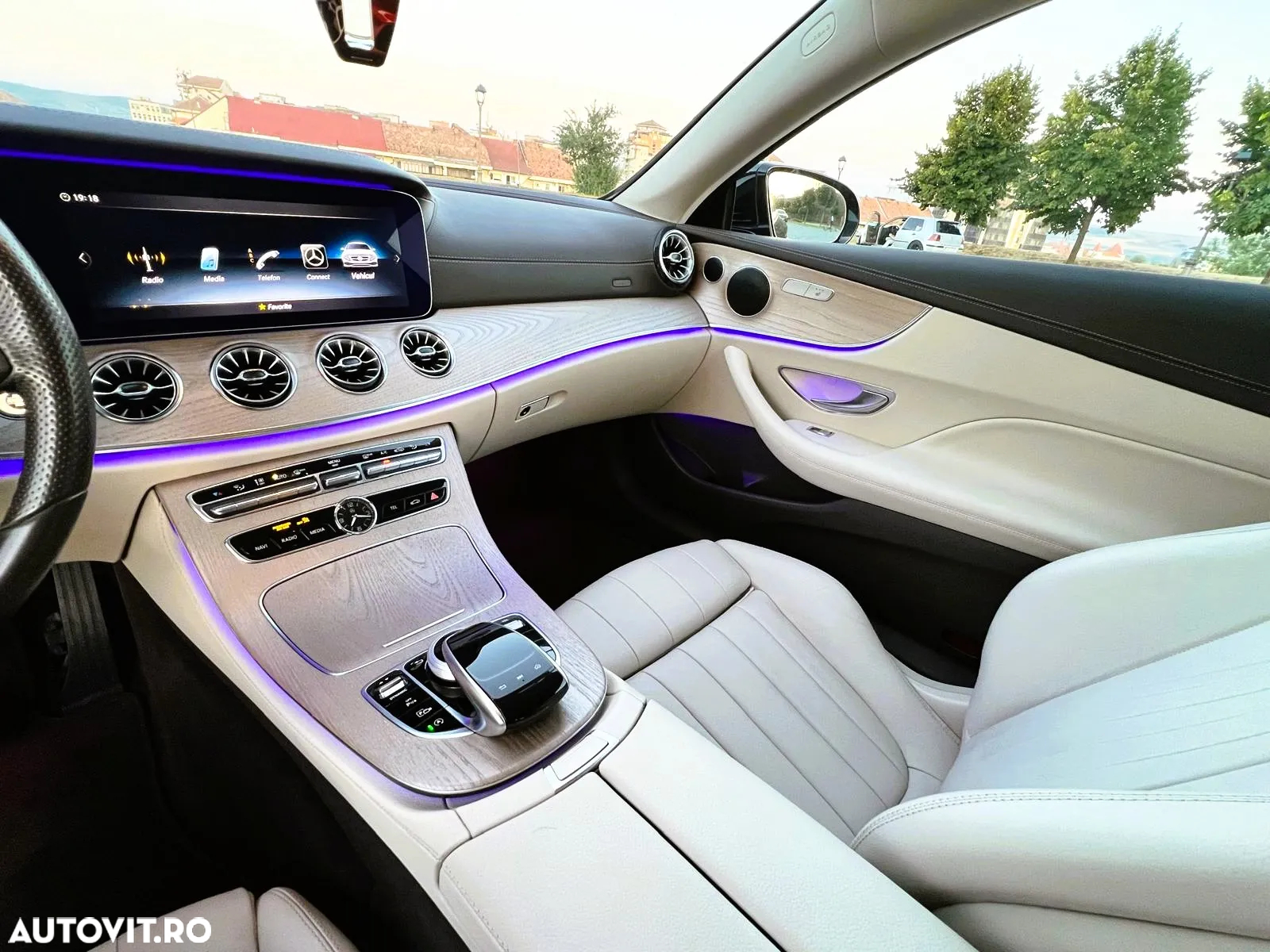 Mercedes-Benz E - 10