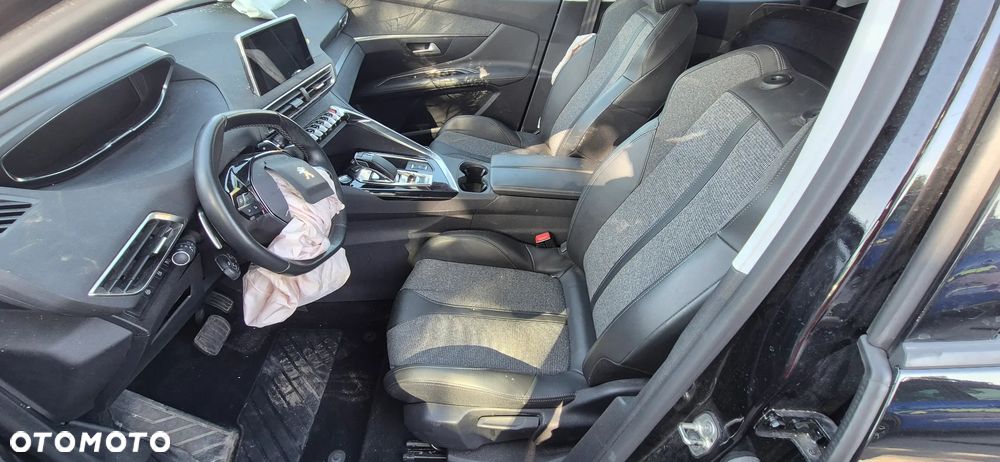 Peugeot 3008 1.6 PureTech HYbrid Allure S&S EAT8 - 16