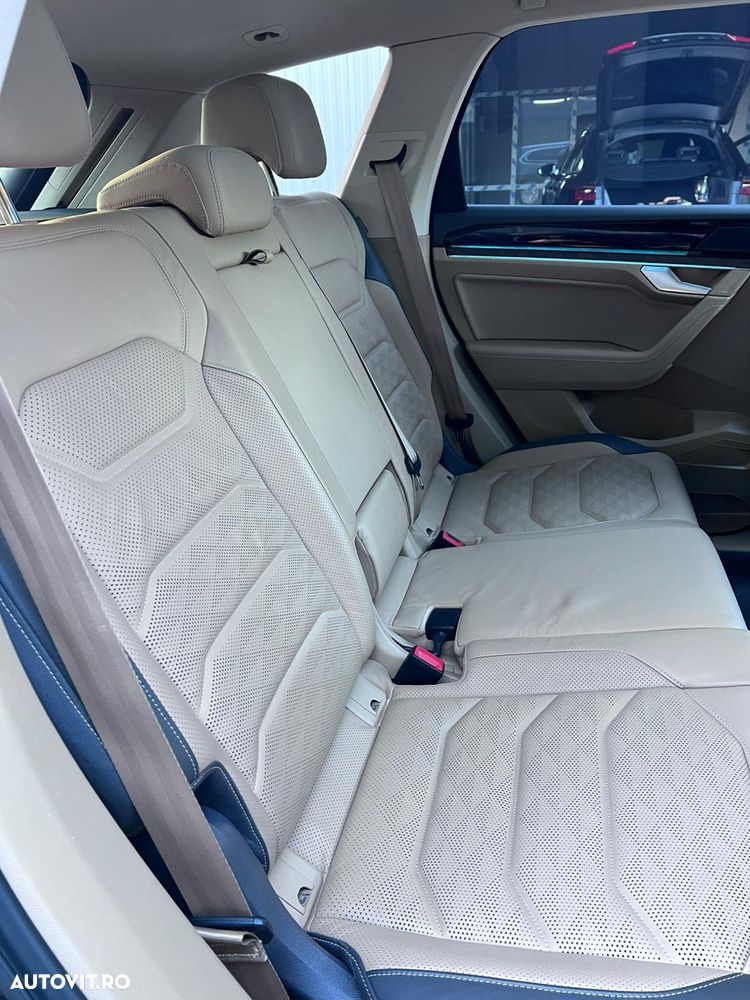 Volkswagen Touareg 3.0 V6 e-Hybrid 4Motion Aut. Elegance - 20