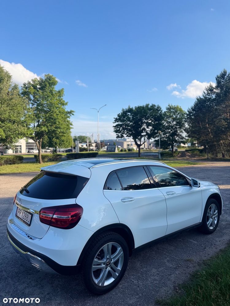 Mercedes-Benz GLA 250 4Matic 7G-DCT - 6