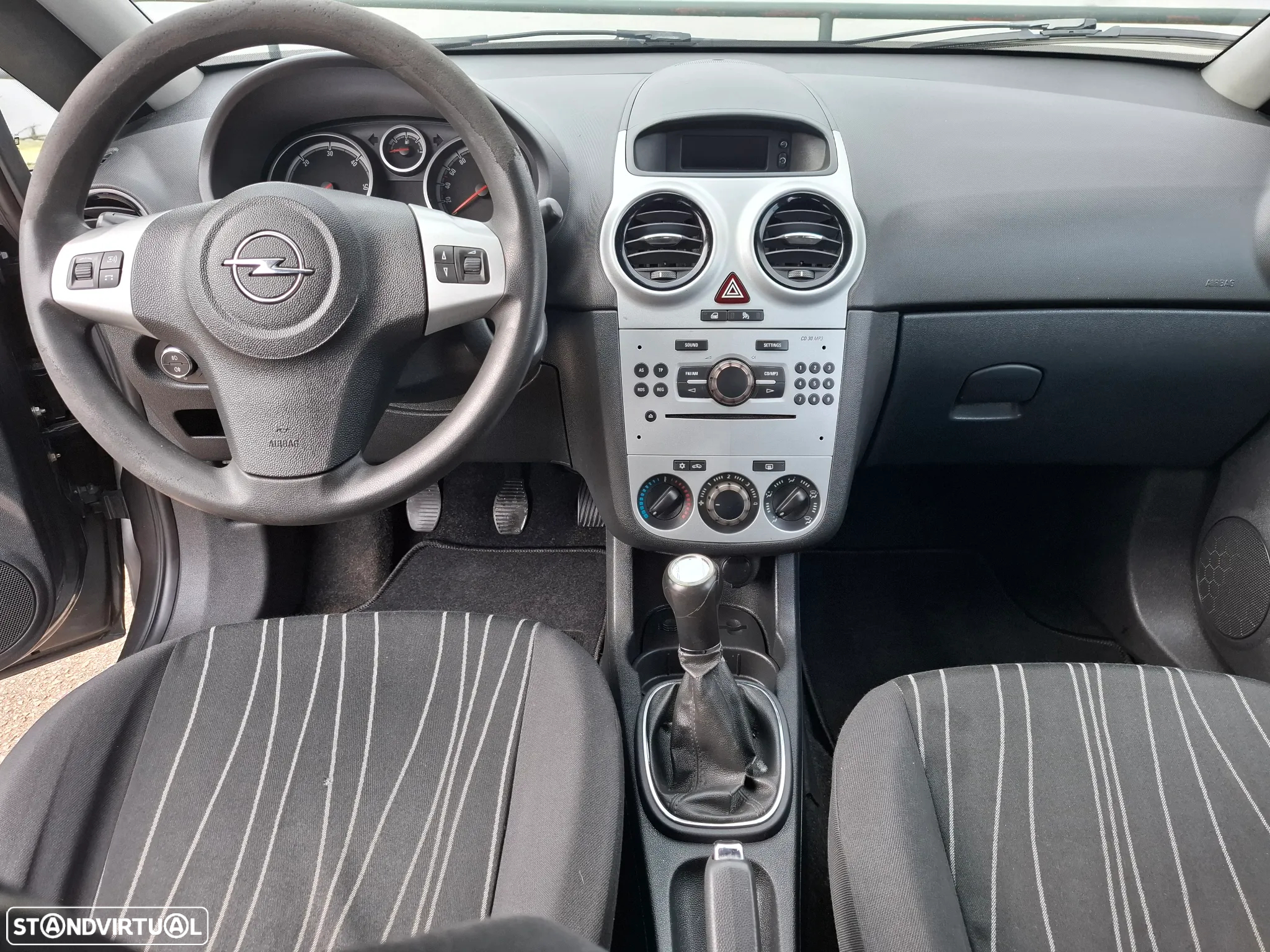 Opel Corsa 1.3 CDTi Enjoy EcoFLEX - 9