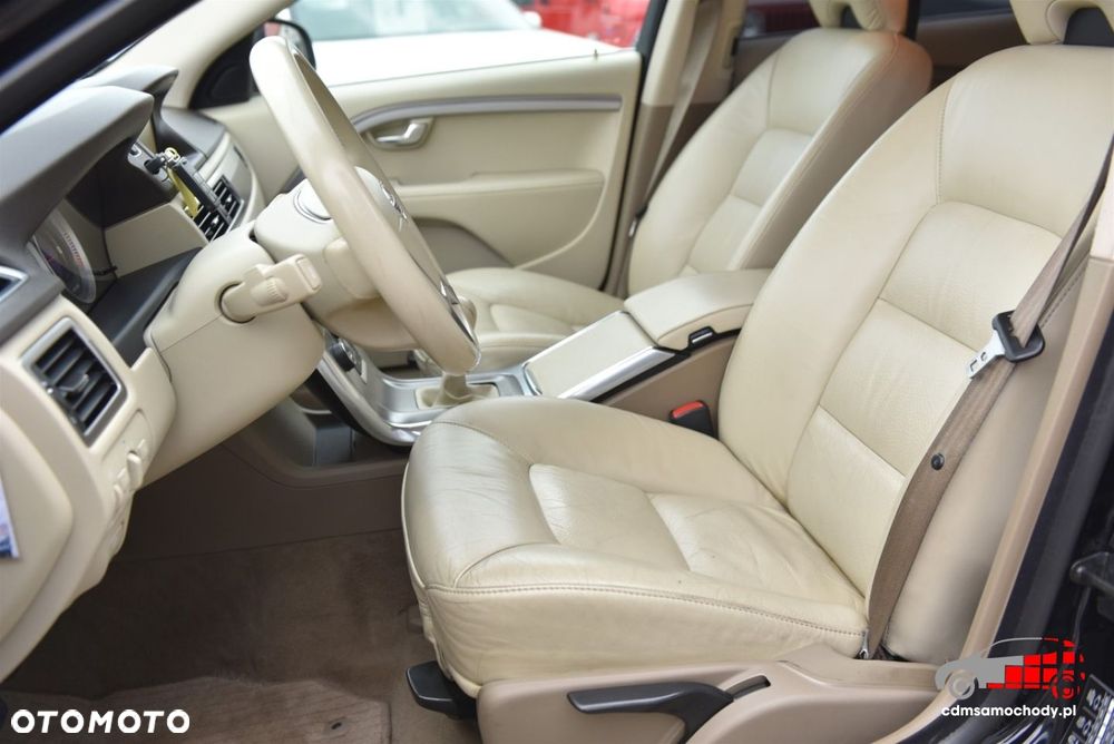 Volvo V70 D3 Momentum - 14