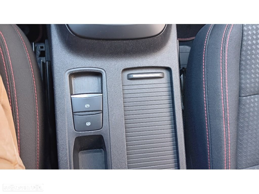 Ford Kuga 1.5 EcoBoost ST-Line - 16