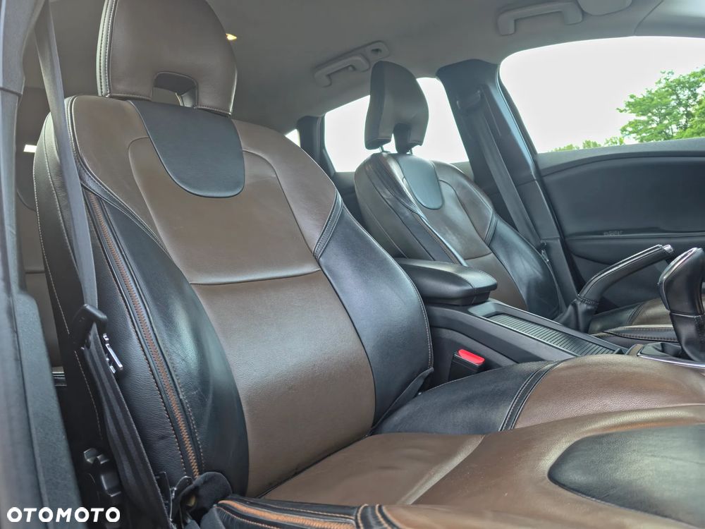 Volvo V40 D2 Momentum - 10