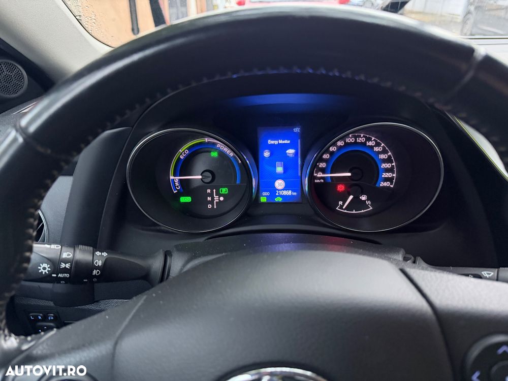Toyota Auris 1.8 L VVT-i Luna - 12