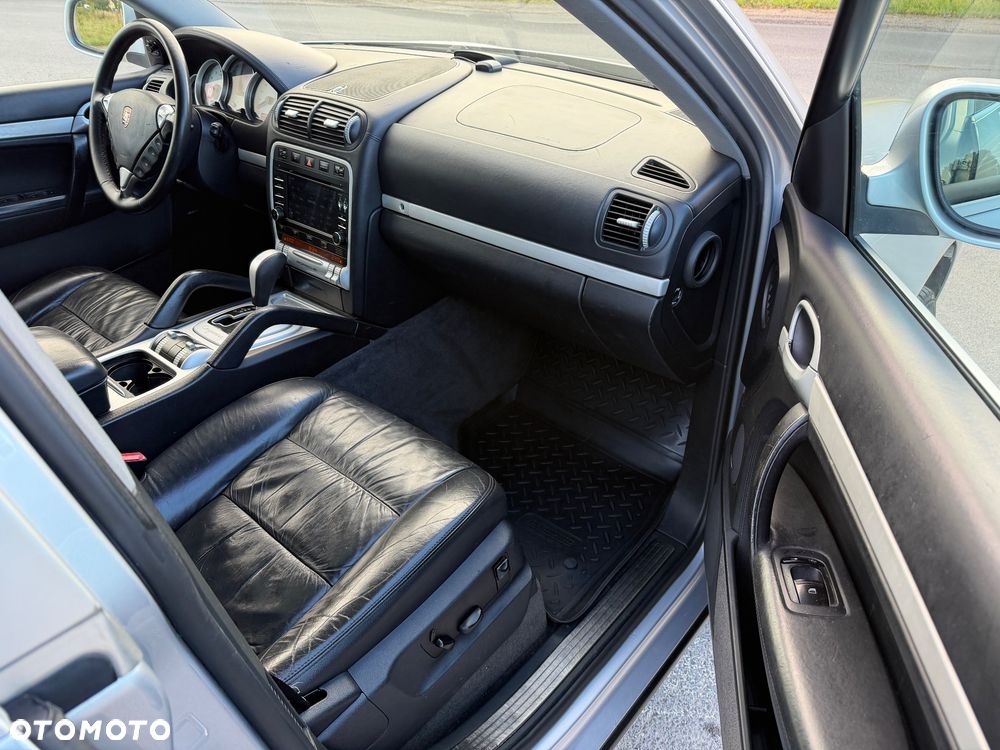 Porsche Cayenne - 11