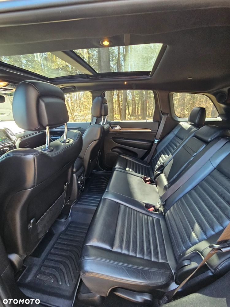 Jeep Grand Cherokee - 21