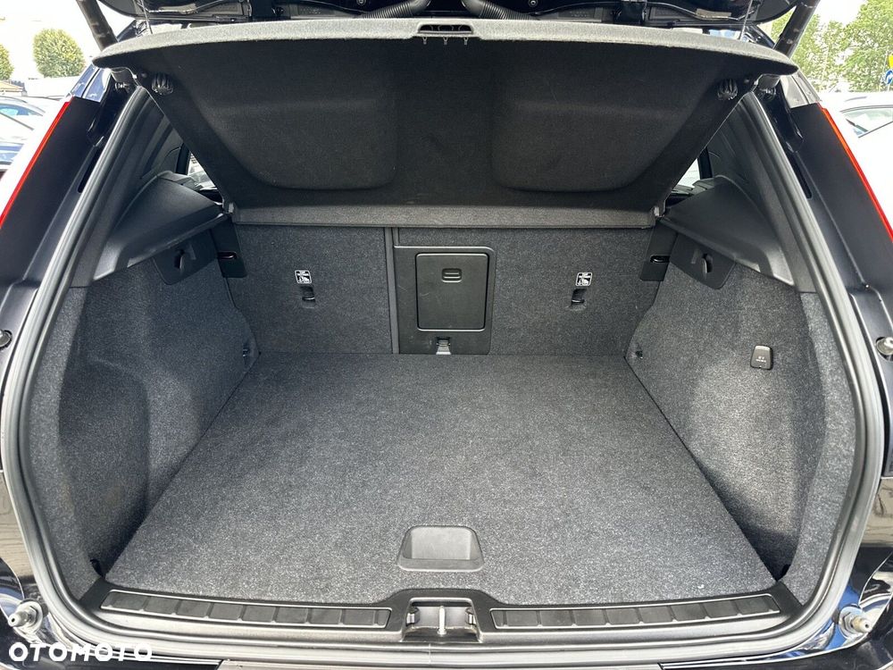 Volvo XC 40 T2 Core - 33