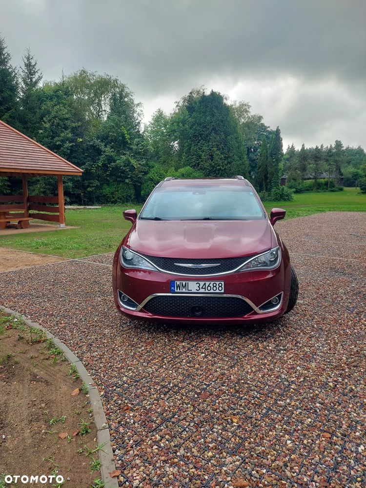 Chrysler Pacifica - 4