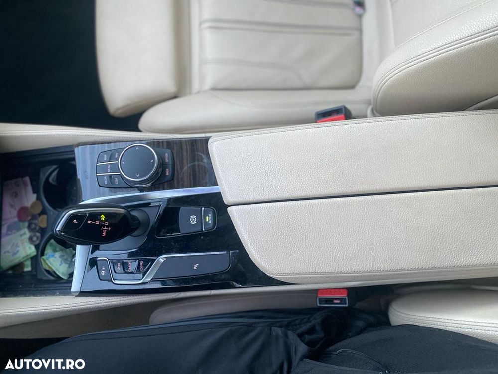 BMW Seria 5 520d Aut. Luxury Line - 9