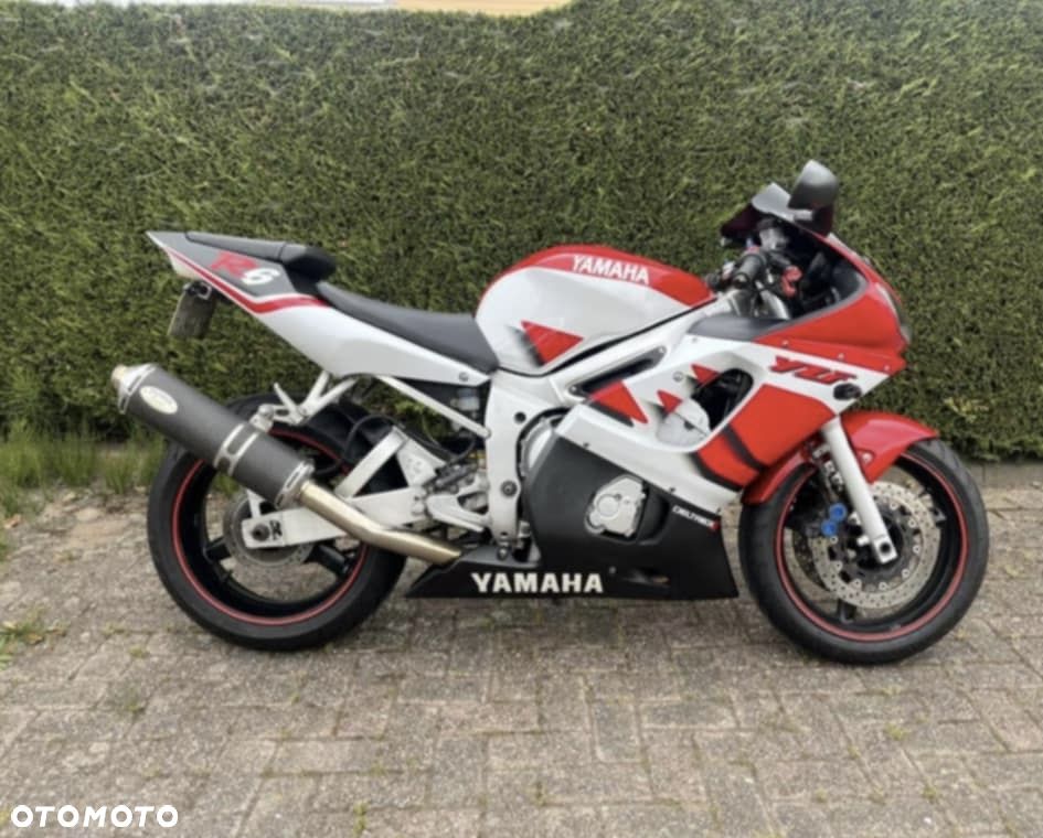 Yamaha R6 - 1