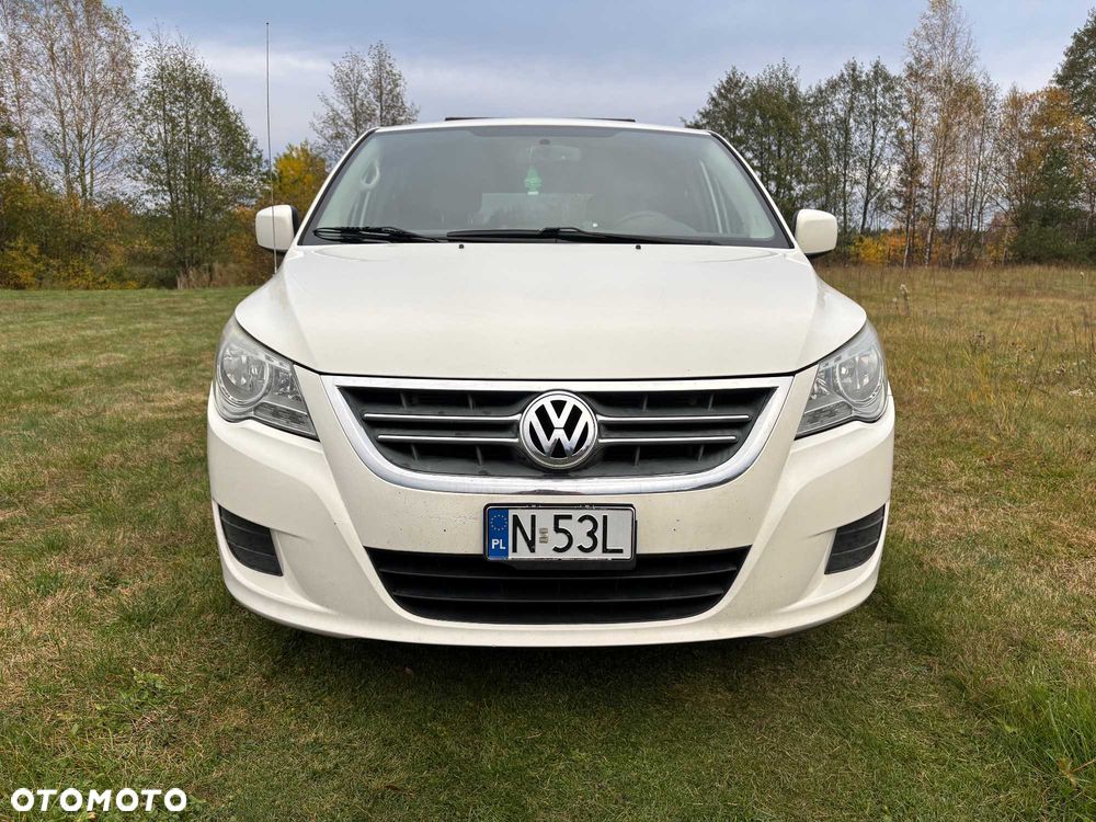 Volkswagen Routan - 1