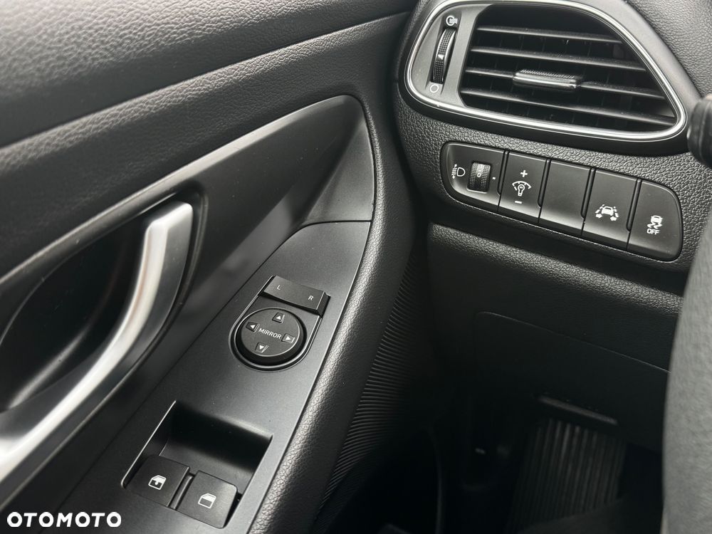 Hyundai i30 1.4 Base - 6