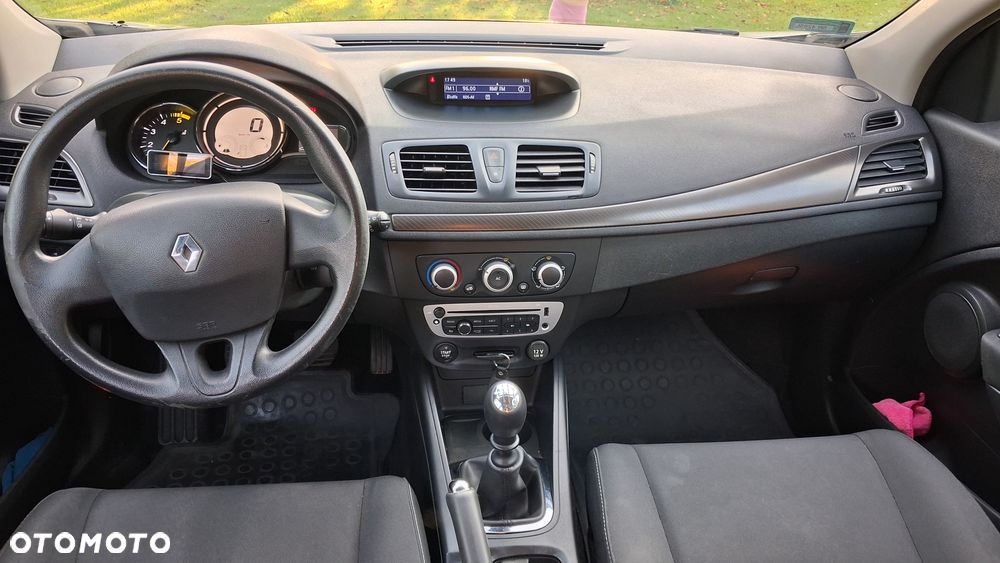 Renault Megane 1.5 dCi Dynamique - 8